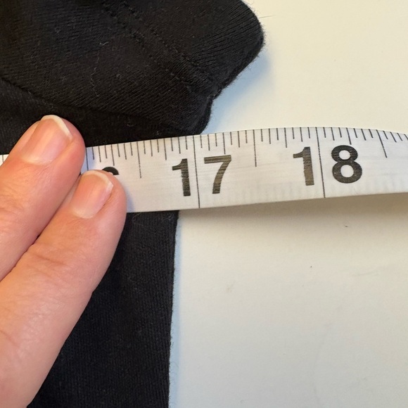 Black fitted short sleeve tee with crew neck & decorative trim women's size M - Picture 6 of 7